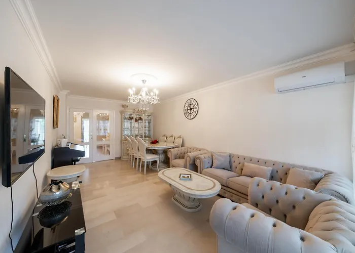 Bright & Luxurious - Heart Of Cannes