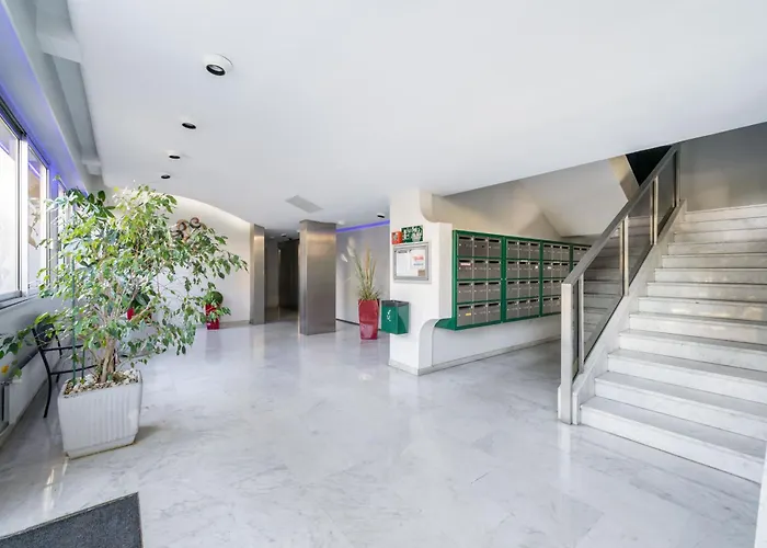 Bright & Luxurious - Heart Of Apartment Cannes